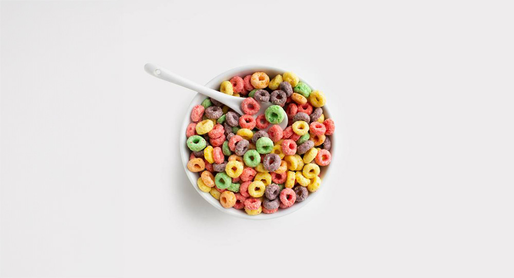 top-view-colorful-cereal-bowl-spoon (2221)